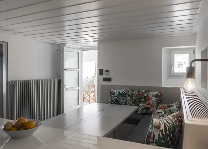 One Manto Square * Mykonos Town