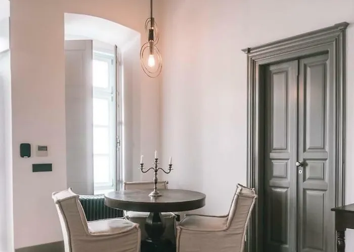 Appartement One Manto Square *