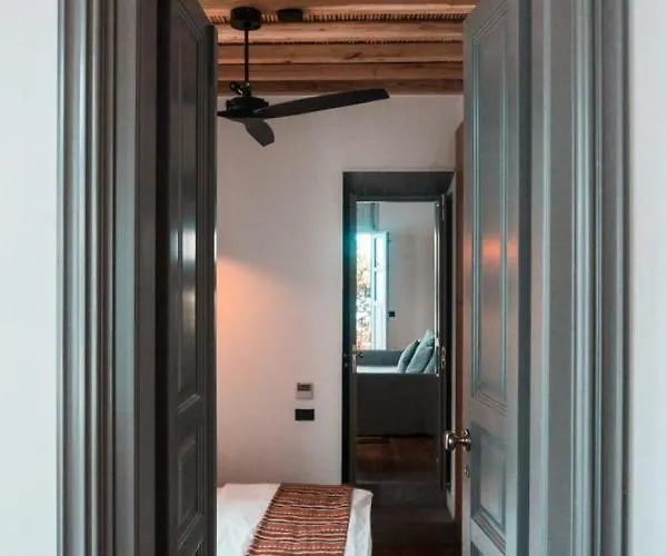 Daire One Manto Square