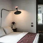 One Manto Square Апартаменты