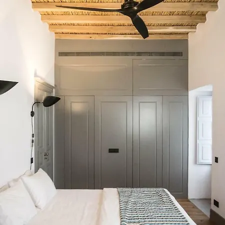 Appartement One Manto Square *